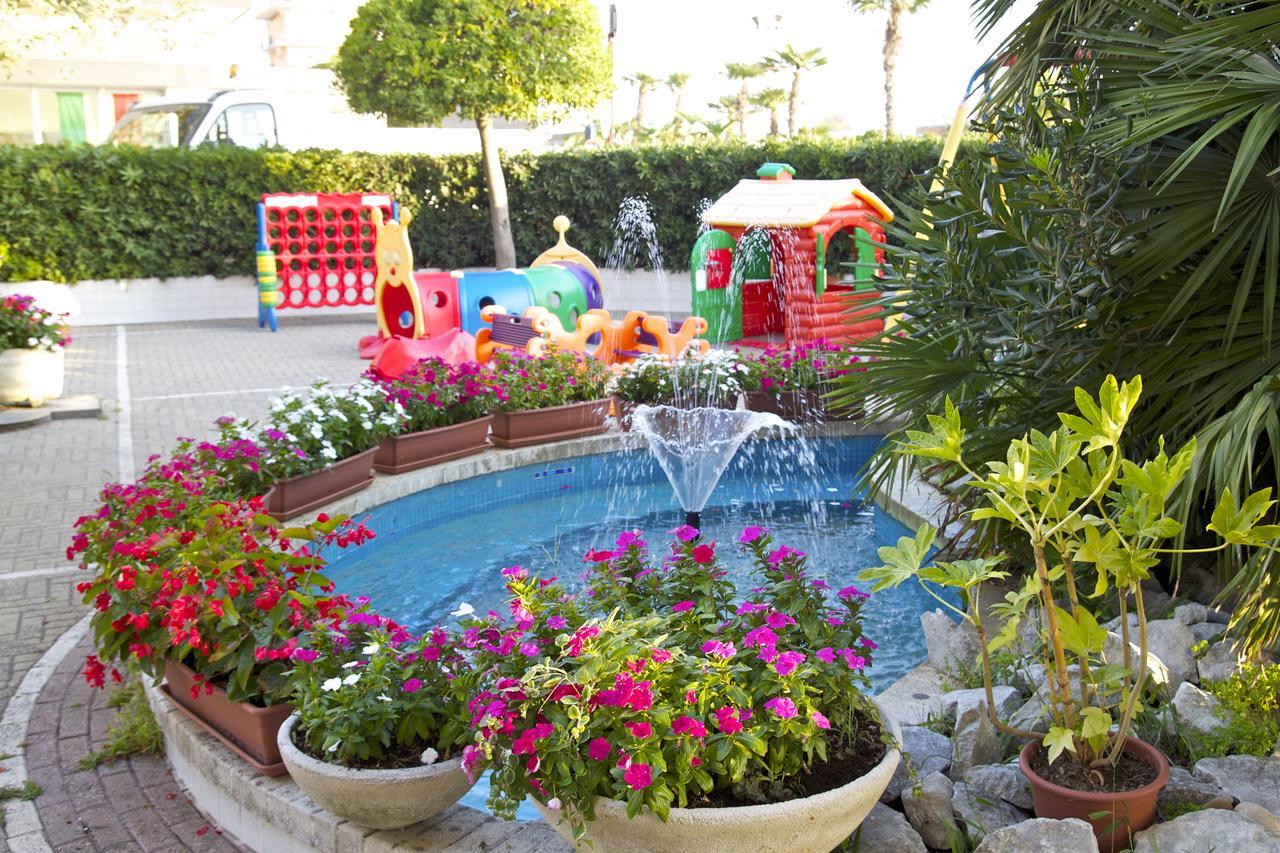 Savoia Hotel Misano Adriatico Ngoại thất bức ảnh